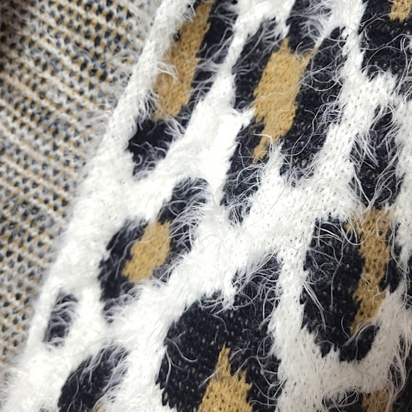 Fuzzy Soft High Low Leapord Print Open Front Shawl Vest Cardigan Size OS - Picture 5 of 10